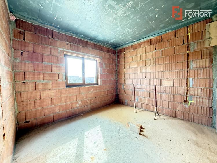 Duplex cu 5 camere de vanzare in localitatea Sacalaz, zona Centrala