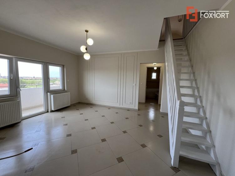Apartament cu 3 camere, de vanzare, zona Dambovita
