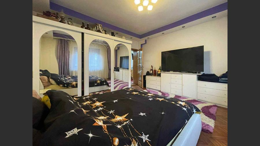 Casa 7 camere, teren 590 mp in Calnic
