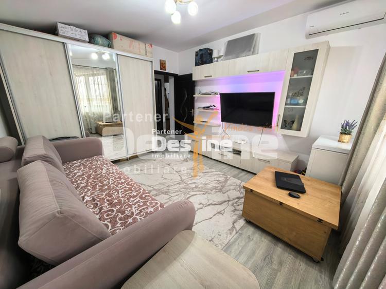 Apartament 2 camere decomandat 49 mp + balcon