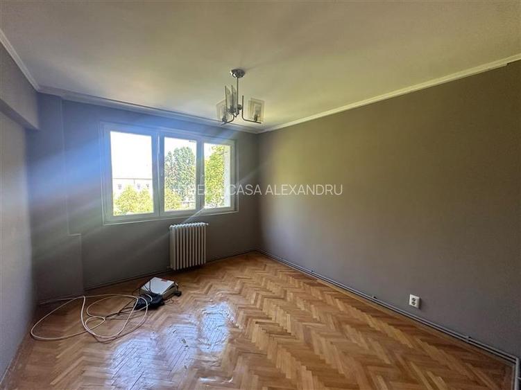 Apartament 3 camere de vanzare, semidecomandat, etaj intermediar, bloc fara risc - 10