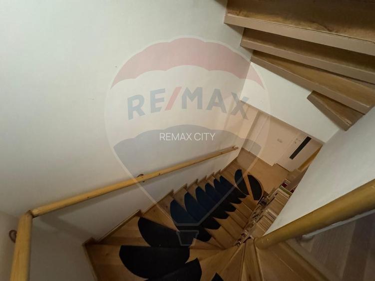 Casă / Vilă cu 6 camere de vânzare în zona Darmanesti - 32