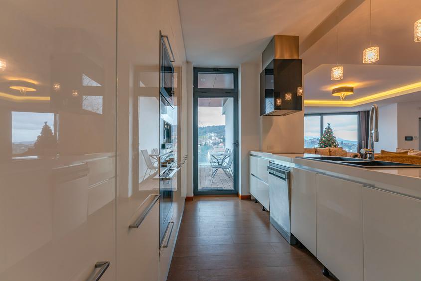 Proprietate unica tip vila, ultra central, S+P+2E, lift, priveliste peisagistica
