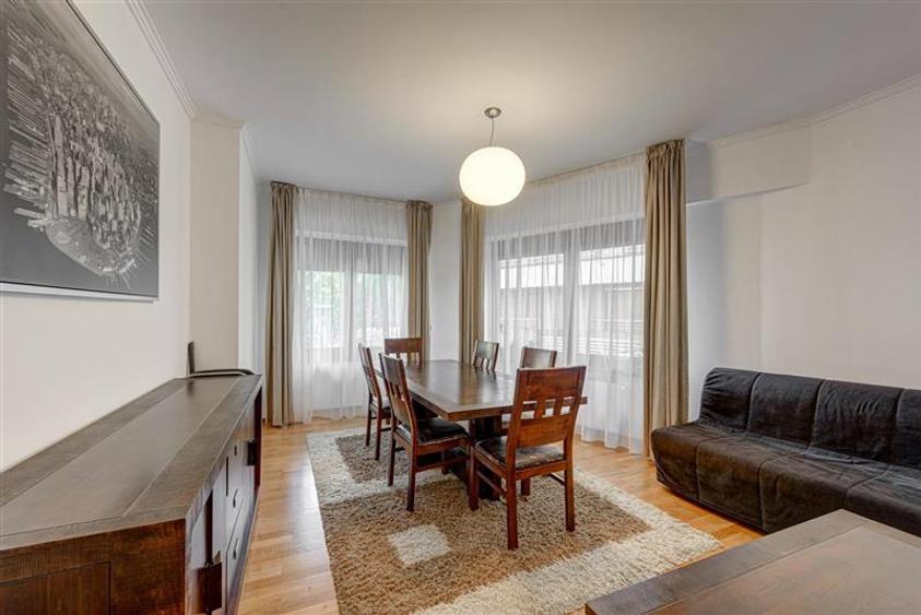 Apartament 4 camere cu gradina 84mp. Parcare.