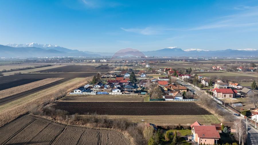 Teren intravilan 9.000 mp pentru dezvoltare rezidențială sau mixtă