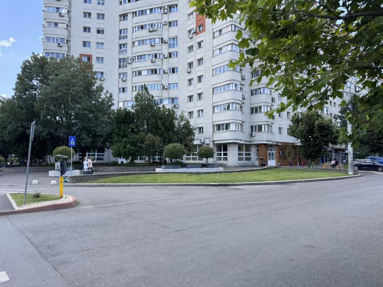 Spatiu comercial C-tin Brancoveanu/Oraselul Copiilor 135mp stradal, vitrina 15 m