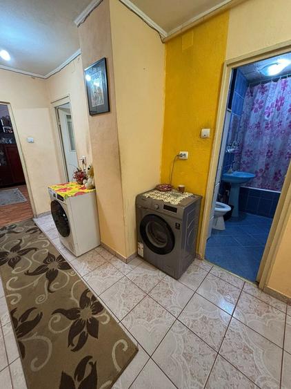 Apartament cu 3 camere de vanzare în Cugir