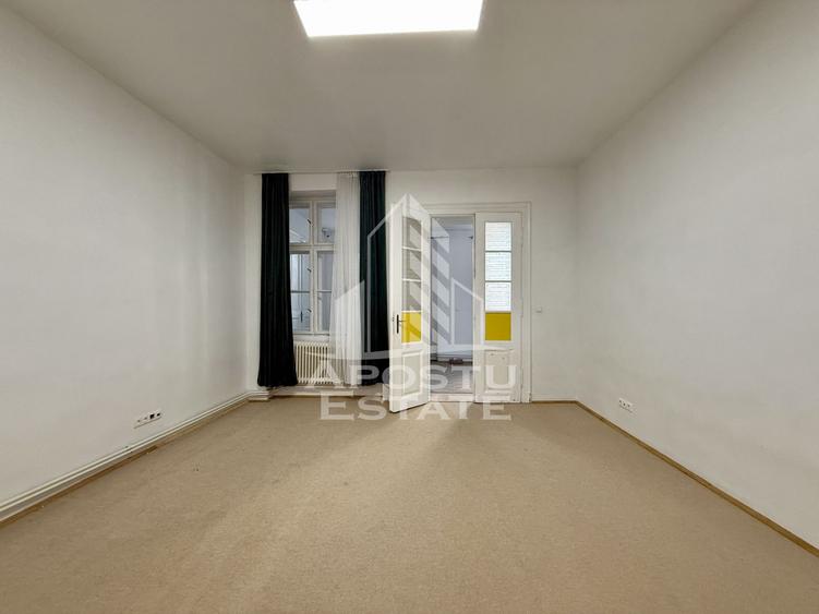 Casa individuala cu acces auto de vanzare zona Lunei Timisoara