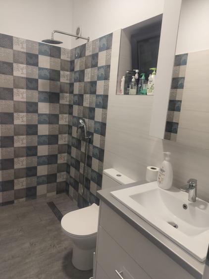 Apartament 3 camere, 87 mp, zona Cornitoiu