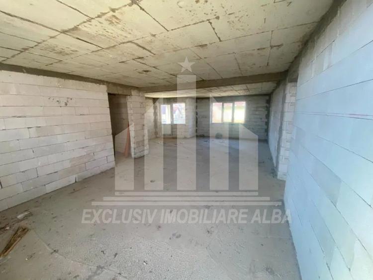 Cladire rezidentiala | La rosu | 650 mp | 700 mp teren | Alba-Micesti