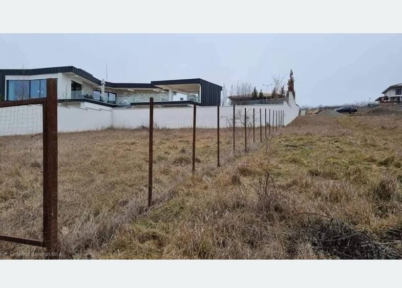 Teren intravilan 650 mp + cotă indiviză 76 mp din drumul de acces | Moara de Vân