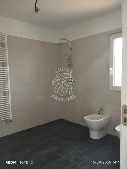 Casa Noua 4 camere 160 mp-teren 400 mp-Zona Str. Ghinzii