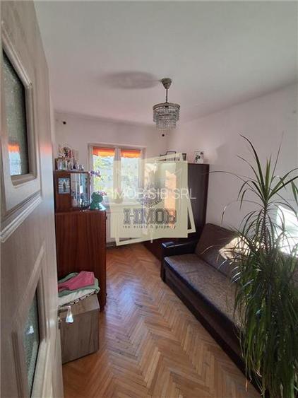Apartament decomandat 3 camere et 2 cu 2 balcoane Valea Aurie - 5