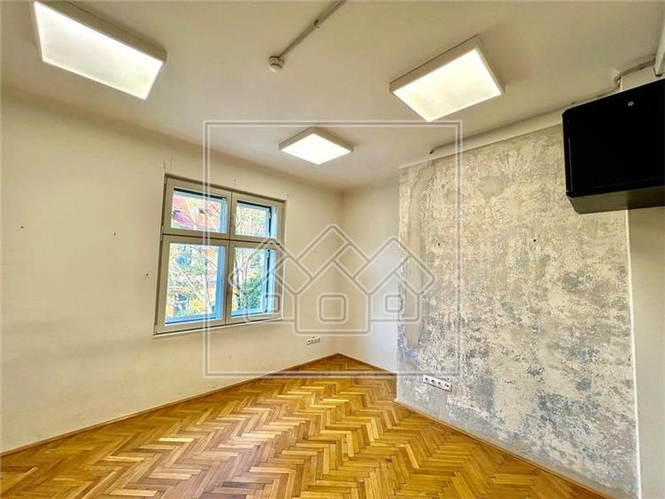 Cladire de birouri in zona centrala - Renovata complet, la cheie
