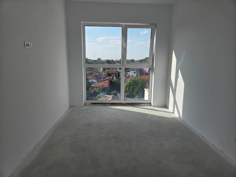 Proprietar Apartament 3 camere cu boxa, 2 parcari, Colentina