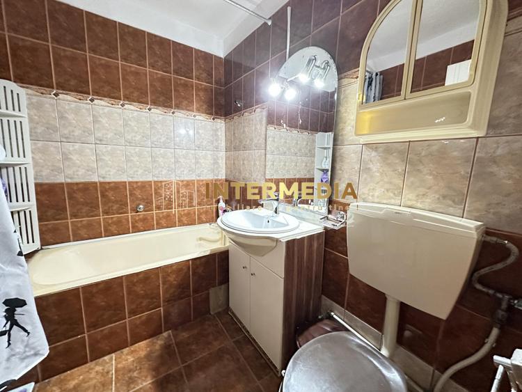 Apartament 3 camere | 68 mp | 2 Bai | Balcon | Pivnita | CETATE Mercur | Mobilat