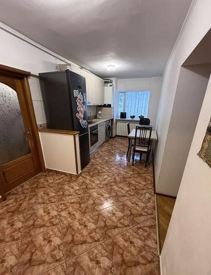 Apartament 3 Camere,Lacul Tei,bl.reabilitat,et.1/10,DECOMANDAT,Amenajat,centrala