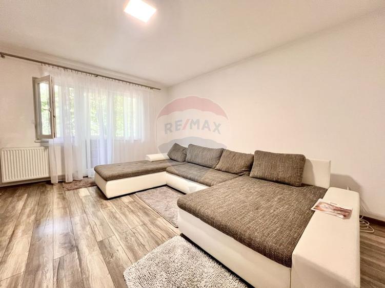 Apartament cu 4 camere de închiriat – Strada Călugăreni
