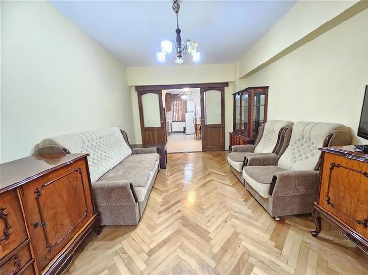 Inchiriere apartament 3 camere 2 bai Tudor B.dul 1 Dec 1918