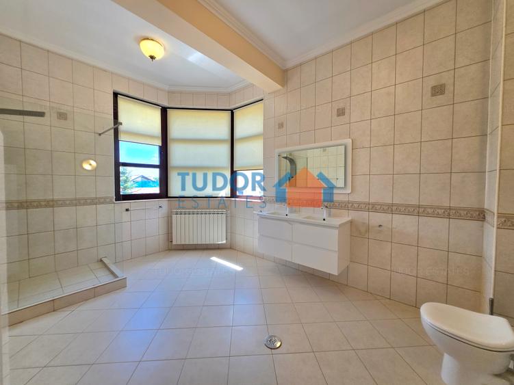 Elegant 10-Bedroom Mansion with Private Pool & Landscaped Garden