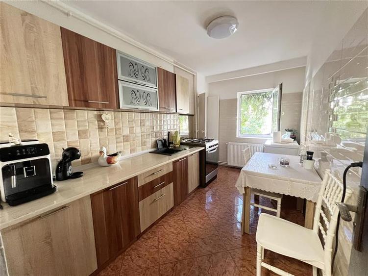 Apartament 2 camere decomandat, renovat, zona Astra - Carpatilor