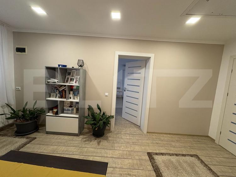 Casă de vânzare 239 mp, teren 5,6 ari,  zona Titulescu