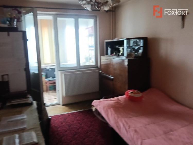 Apartament cu 3 camere de vanzare, zona Girocului
