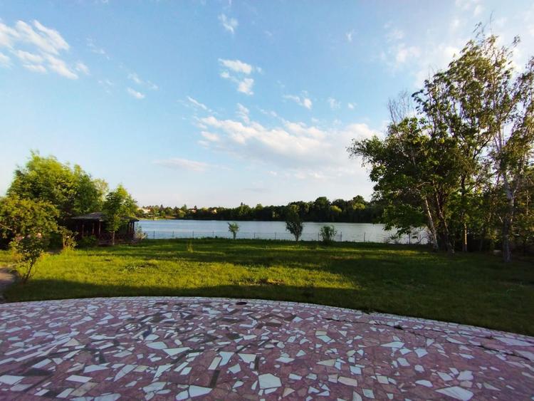 SUPER OCAZIE SE VINDE VILA DE LUX SI CASA DE OASPESTI IN BALOTESTI LA LAC 555000