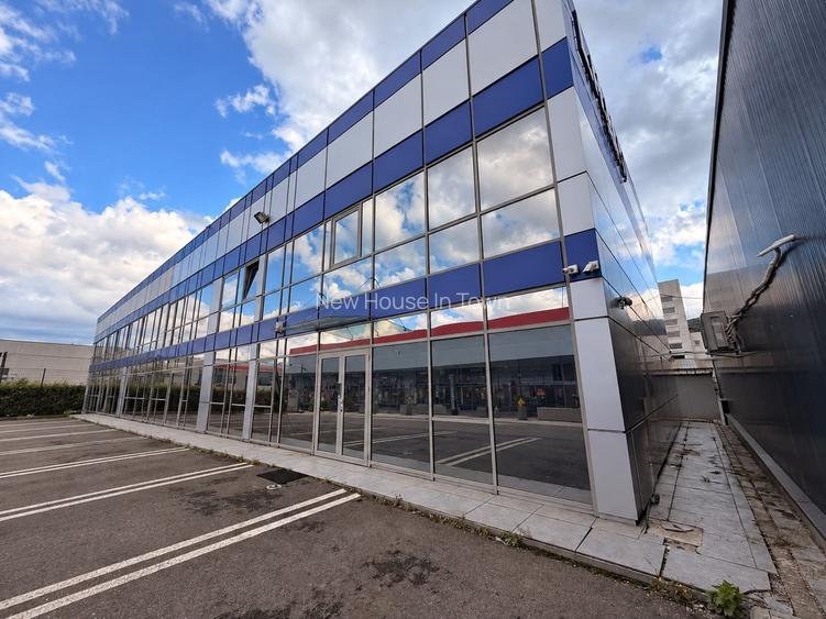 Spatiu comercial / birouri - 230 mp | Parcare privata