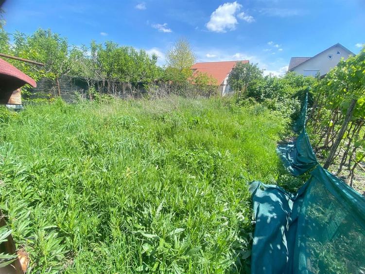 Apart la casa Bogdanestilor curte acces cu masina centrala proprie