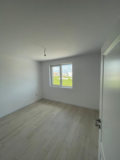 Apartament 3 camere-Loc de parcare INCLUS