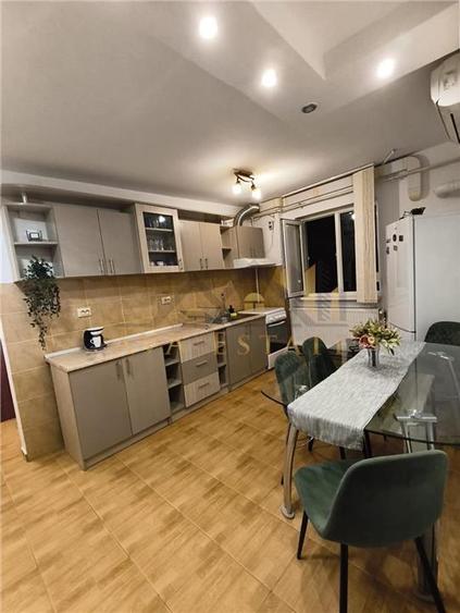 Apartament 3 camere, semidecomandat, 67 mp, et.3, +centrala-Zona Cetatii