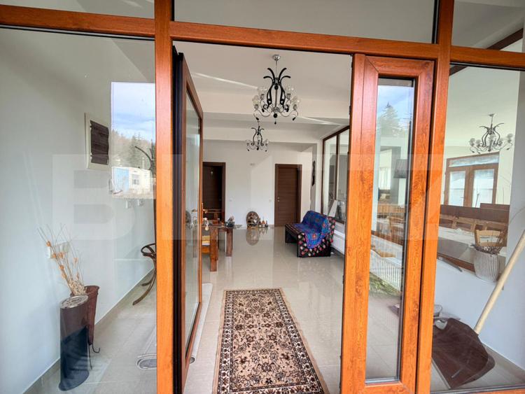 De vânzare – Pensiune complet funcțională în Predeal,15 CAMERE+2 APARTAMENTE