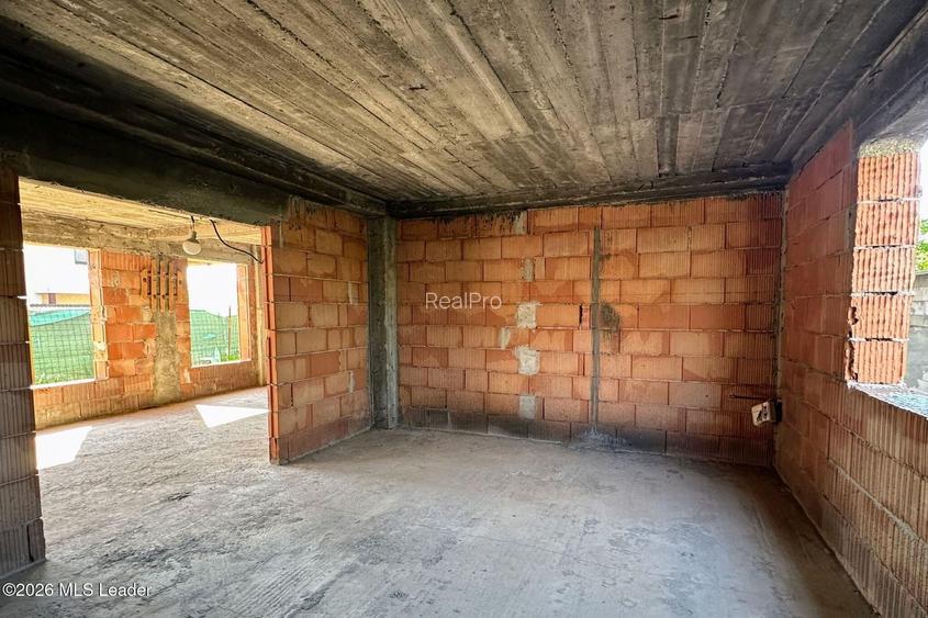 Domnesti - casa 276 mp, teren 572 mp, garaj, personalizabila - 24
