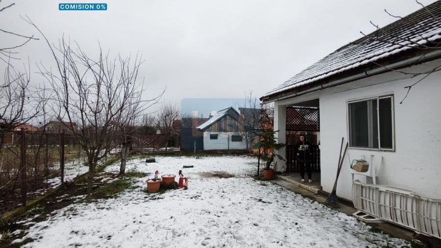 Casa cu mansarda, 7 camere, anexe, Sanmartin