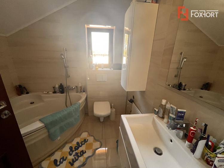 Casa individuala cu 6 camere de vanzare, zona Freidorf