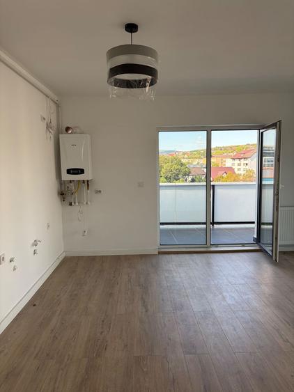 Apartament spatios | 102 mp | 3 dormitoare | parcare | C. Baciului