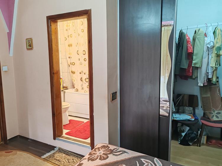 Apartament 2 camere liber la vanzare zona Bartolomeu