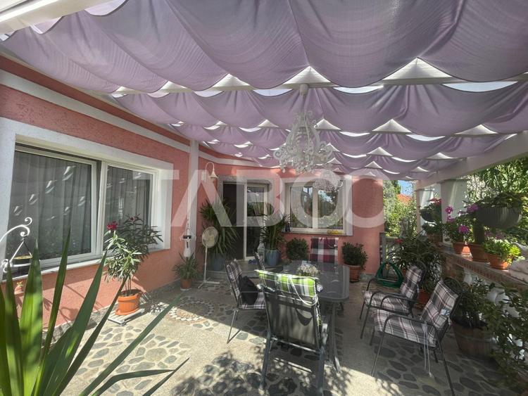 Casa deosebita de vanzare 453 mp utili si curte 528 mp in Avrig