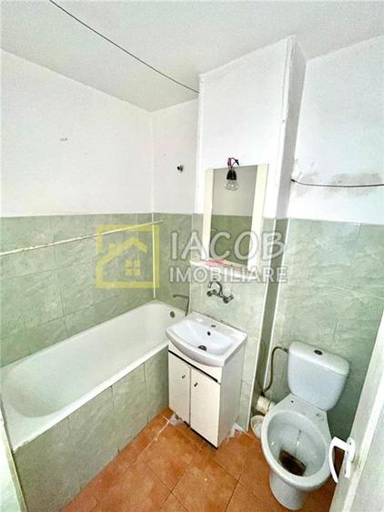 Apartament 3 camere, str. Milcov, Bacau