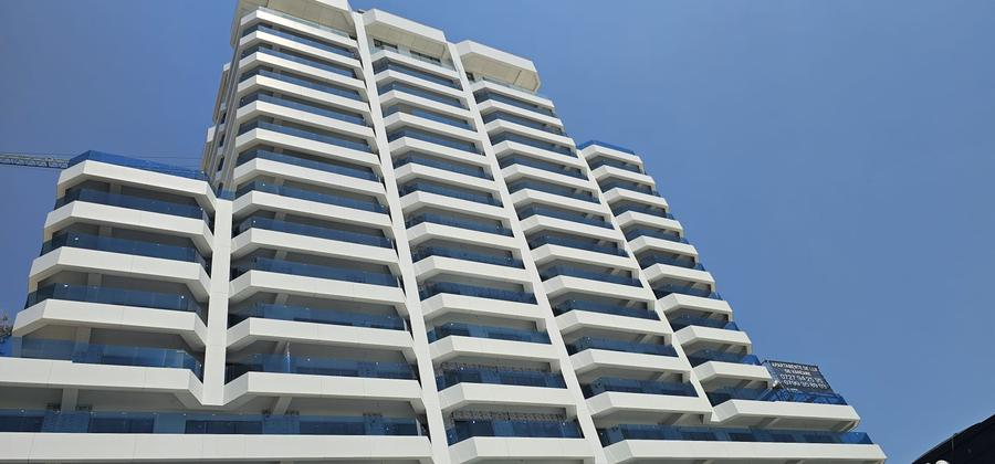 Mamaia zona cluburi , vedere ftontala la mare si ghiol