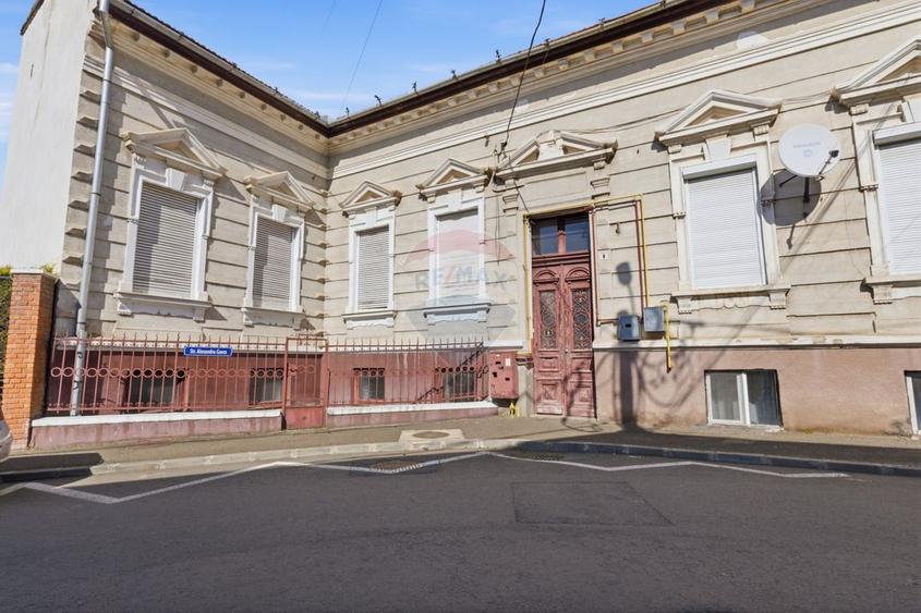 Apartament 4 camere 113 m² utili Piata Catedralei- Alexandru Gavra