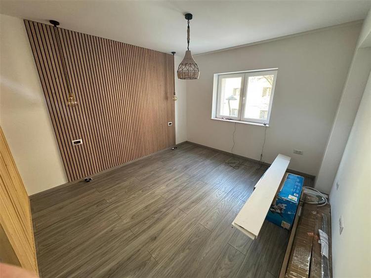 Ap 4 cam transformat in 3, et 1, renovat complet, zona Inspectoratul Scolar