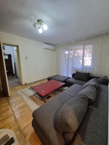 Apartament două camere, semidecomandat, et. 1/4, 1 Mai-Insula