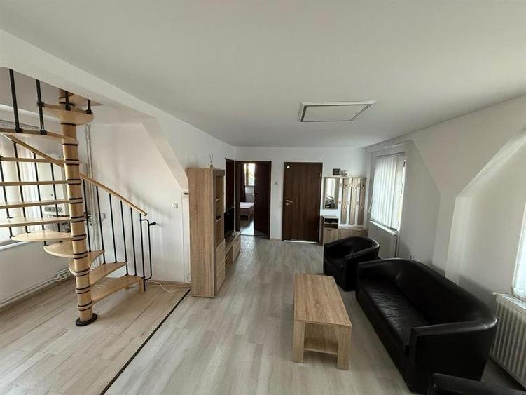Apartament 4 camere 2 bai zona Turnisor