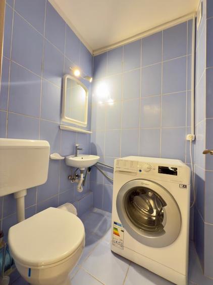 Apartament cu 3 camere decomandat, mobilat în Vitan Mall