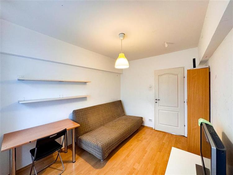 Apartament de vanzare 3 camere Tineretului