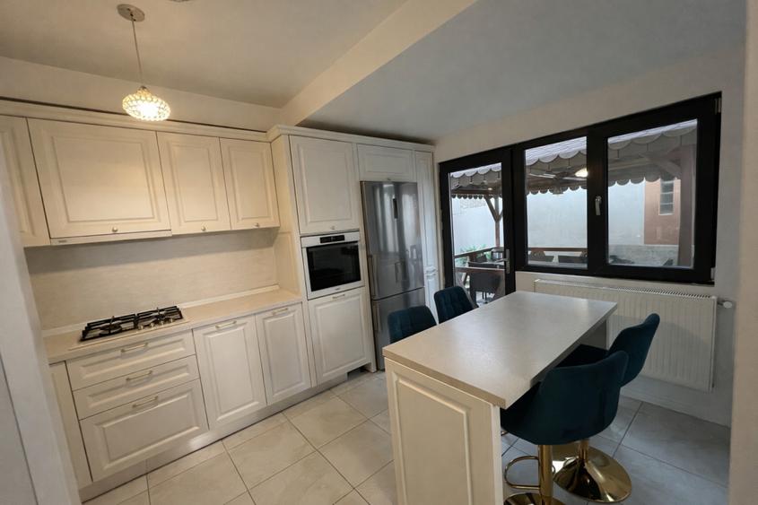 Vila cocheta 180 mp construiti, 340mp teren mobilata utilata lux Pantelimon