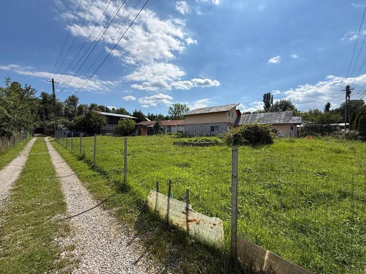 Teren superb 617 mp cu Proiect existent - langa Lac de Verde - Breaza