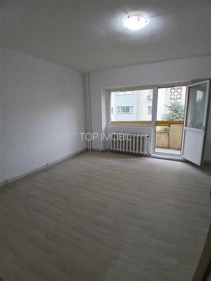 Apartament o camera decomandat- Rondul Vechi, Nicolina - 2